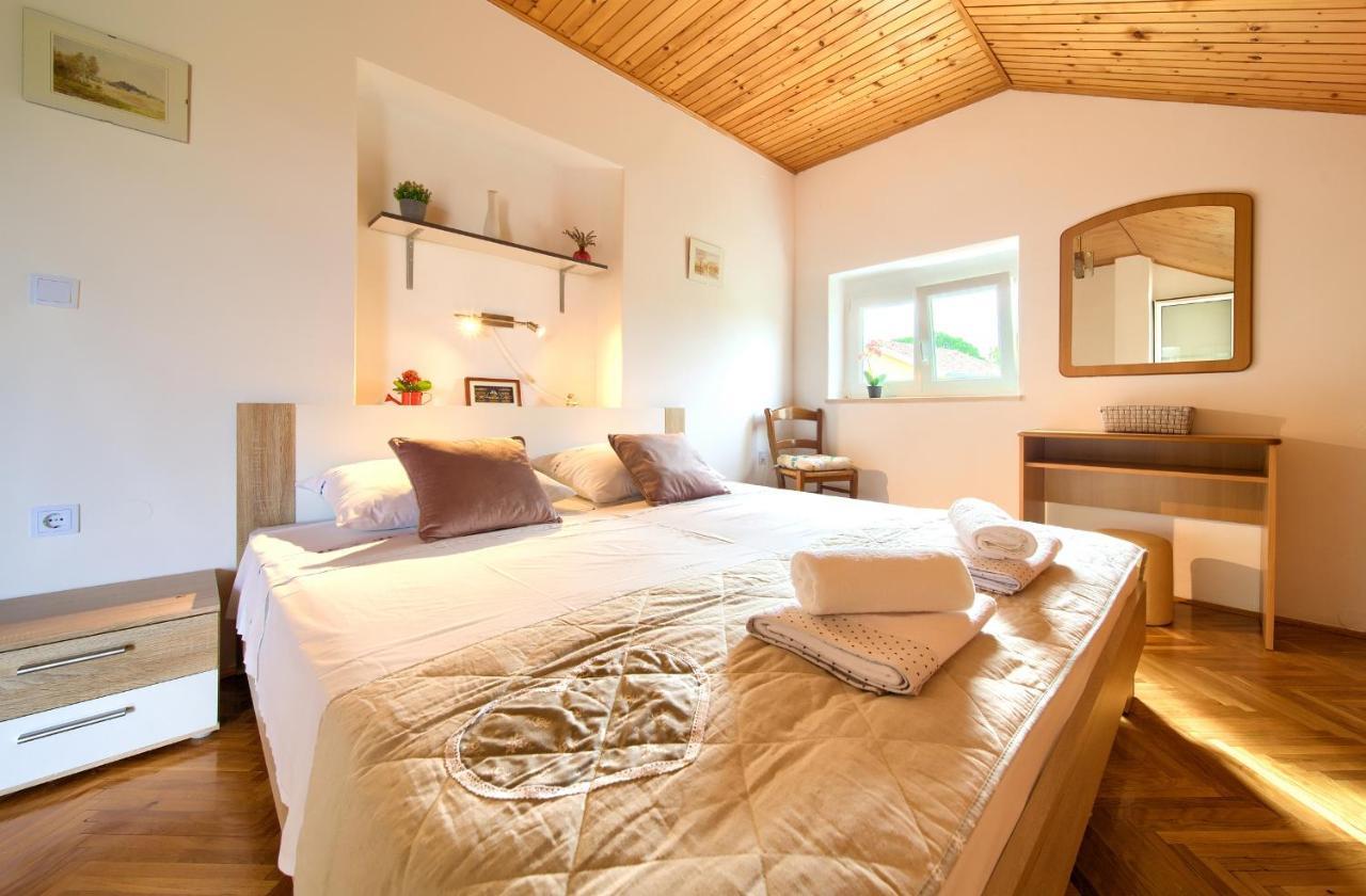 Apartment Lipovac มาลินสกา ภายนอก รูปภาพ